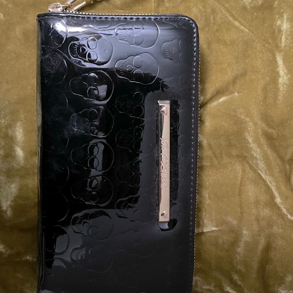 Betsey Johnson Skull Wallet